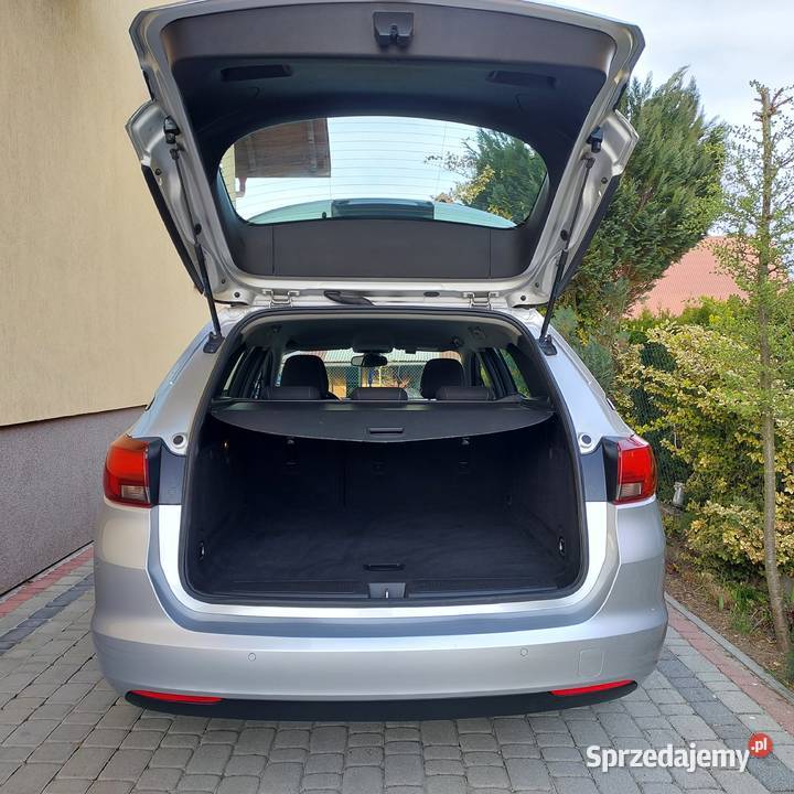 Opel Astra 14T BenzynaModel 2019Salon Przemyśl sprzedam