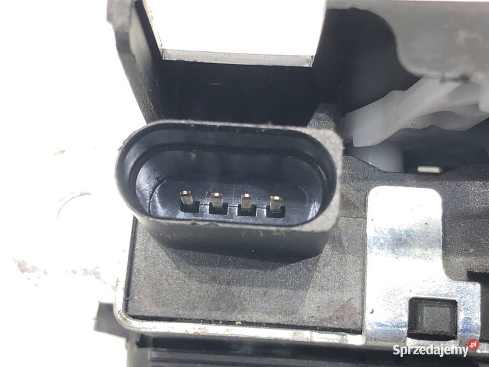 ZAMEK KLAPY TYŁ VW TOURAN Minivan 0310