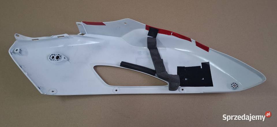 HONDA CBR1000RR BOCZEK PRAWY CZASZA CZACHA Bieleń