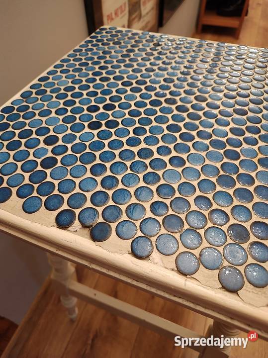 Stolik ozdobny do domu na balkon taras