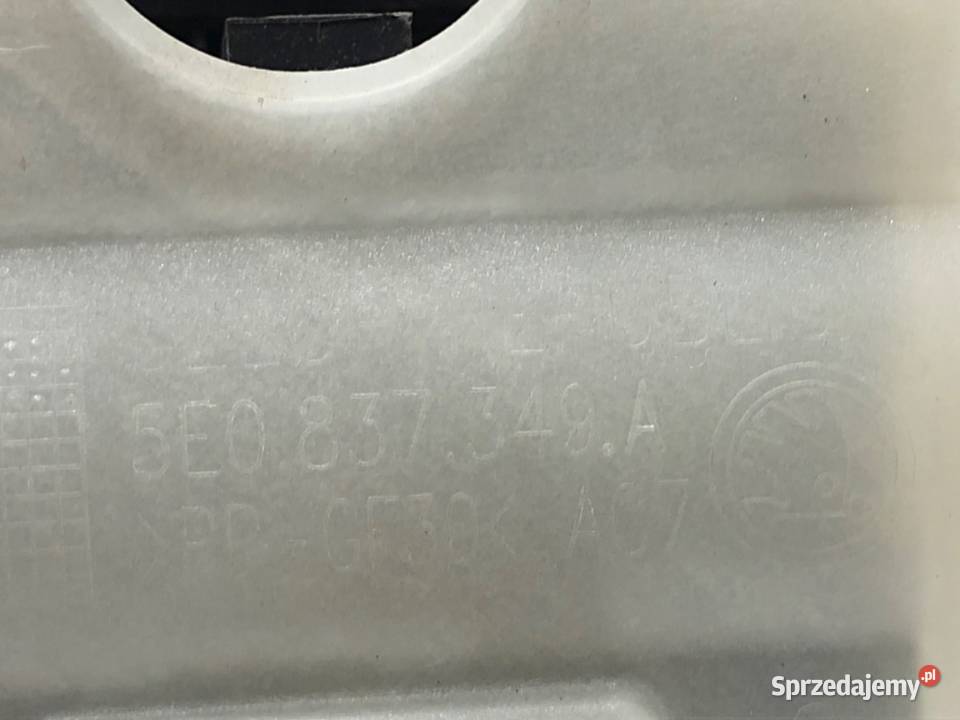 KLAMKA ZEWNĘTRZNA PRAWY TYŁ SKODA RAPID Kombi osobowe