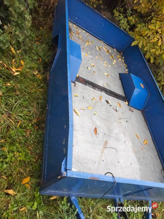 Przyczepka jednoosiowa nieuszkodzony Bochnia