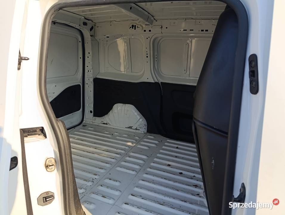 Proace City z 2021 roku Płock