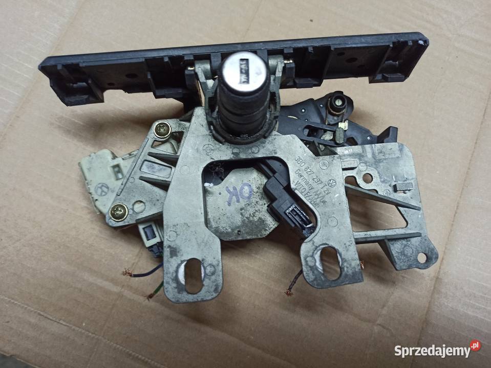 VW PASSAT B5 zamek klapy bagażnika 3b0827297 dolnośląskie Bolesławiec sprzedam