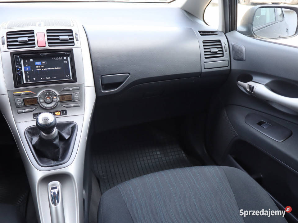 Toyota Auris 16 Dual VVTi 156972km Auris Katowice