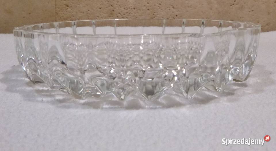 Szklana płaska salaterka przezroczysty