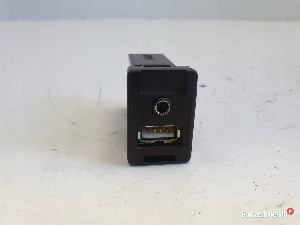 GNIAZDO USB AUX 861900D030 Toyota Avensis III Panele sterowania, przełączniki Chełm sprzedam