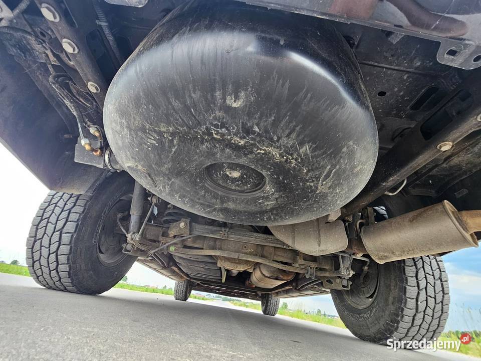 Chevrolet Suburban 53L V8 320 LPG 9 osobowy RWD Samochody osobowe Józefów