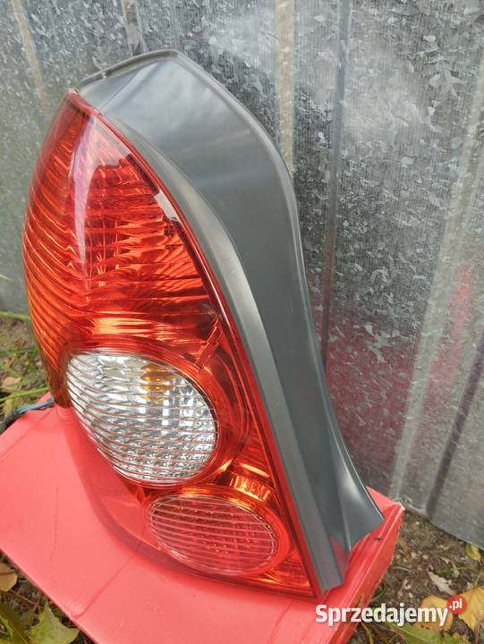 Lampa tylna lewa Mazda 323F BJ lift Oświetlenie sprzedam