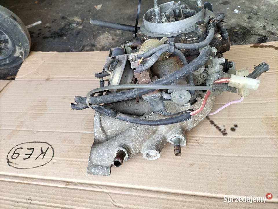 Audi 80B3 B3 18 B GAŹNIK KOLEKTOR SSĄCY