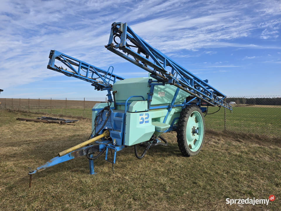 Opryskiwacz ciągany BERTHOUD RACE 32SX24 2500 L Gnatowo