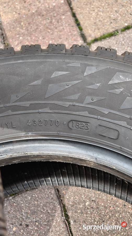 Opony zimowe Nokian 21565r16 100 parę Samochodowe