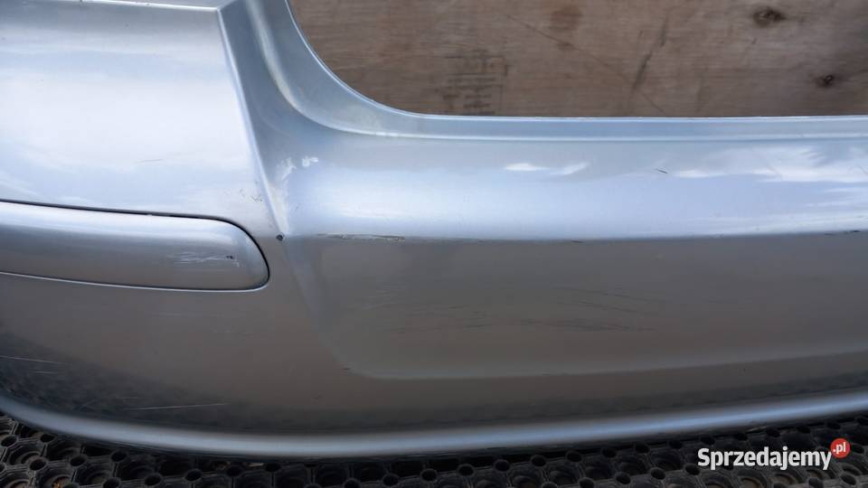 TOYOTA T25 SEDAN ZDERZAK TYŁ 6T1 osobowe Zbierkowo