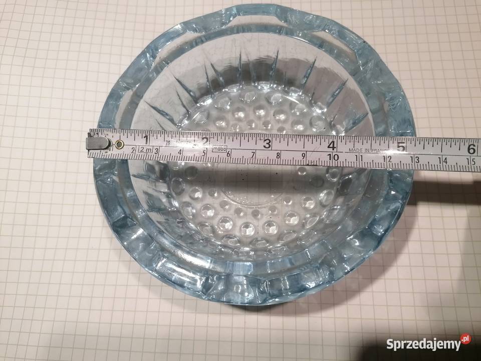 popielniczka szkło PRL jasnoniebieska łódzkie