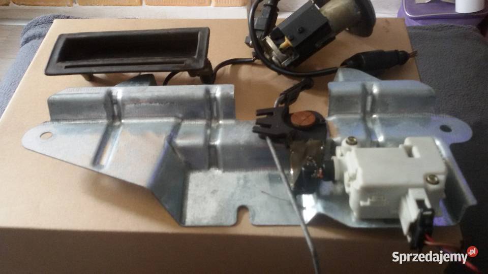 Klamka tylnej klapy VW BORA Sedan Elbląg sprzedam