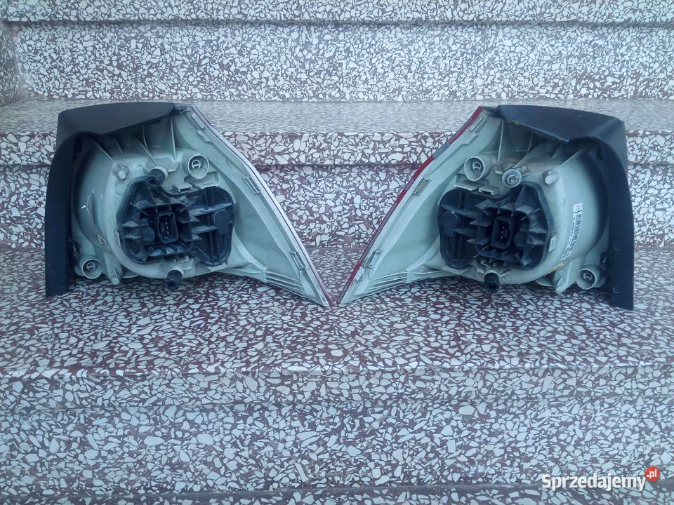 VW Golf V Lampa tylna prawa lewa Lampy tył Dębica