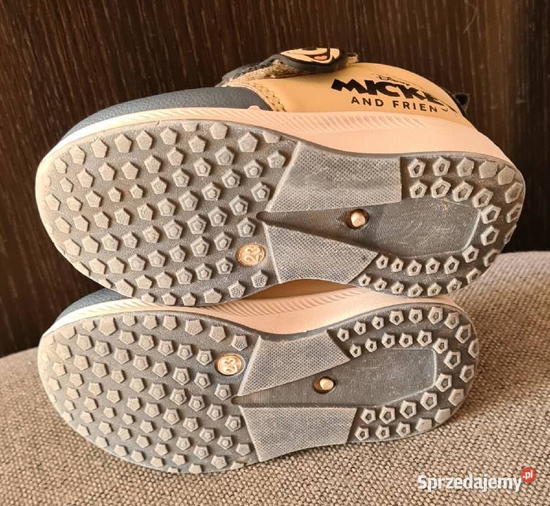 Adidaski rozmiar 23