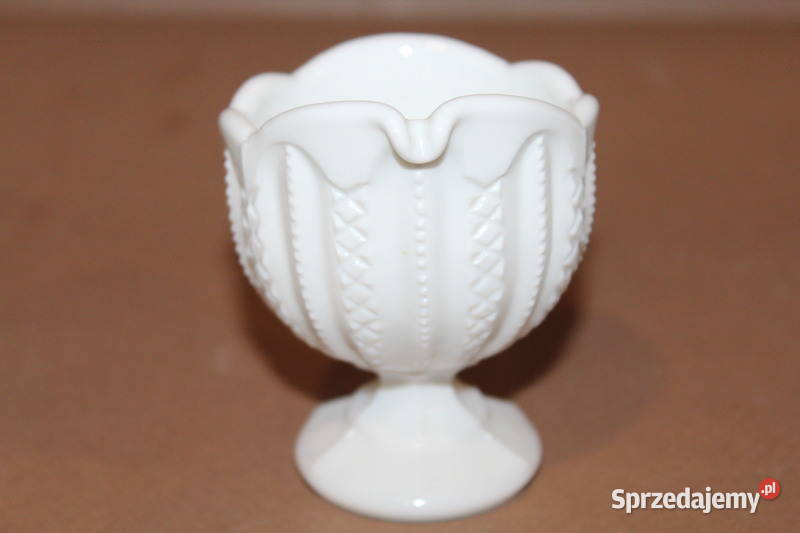 Biały szklany mlecznik 1436 zachodniopomorskie Szczecin sprzedam