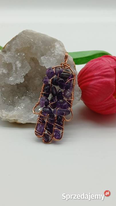 Wisiorek miedziany ręka Buddy z ametystem Olsztyn