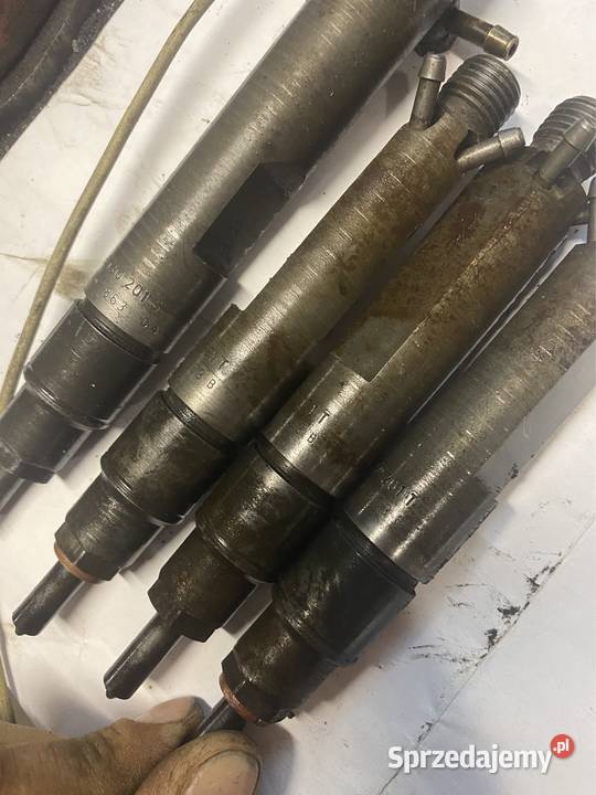 Wtryskiwacze 19 TDI 110 AFN 028130201T komplet Lublin