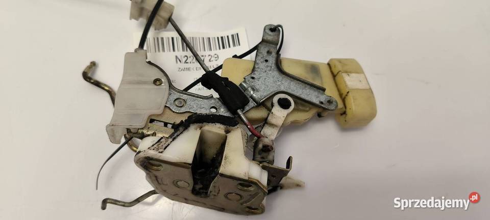 ZAMEK DRZWI LP TOYOTA YARIS I