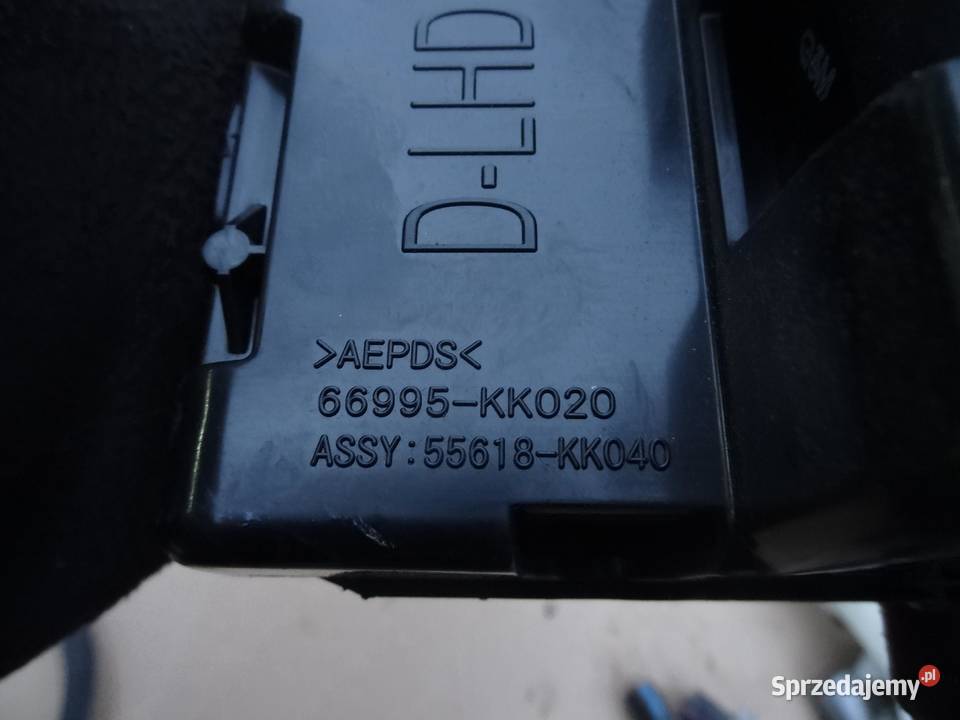 UCHWYT NA KUBEK TOYOTA HILUX VIII 66995KK020 osobowe