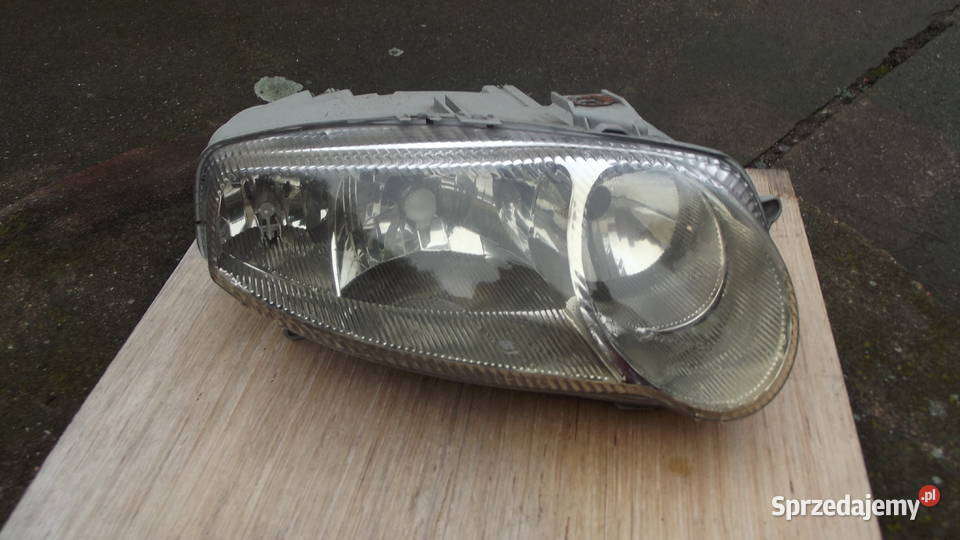 Alfa Romeo 147 lampa prawa Lampy przednie