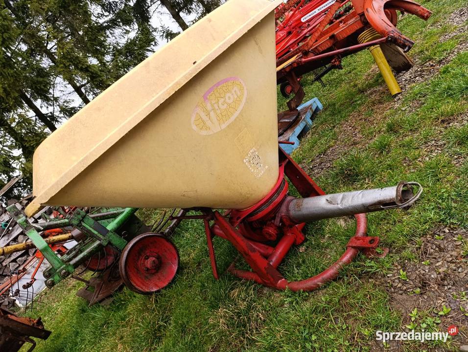 Rozsiewacz nawozów 300400L