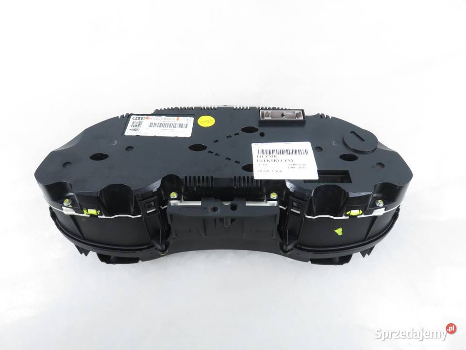 LICZNIK AUDI A4 B8 20 TDI 8K0920930C