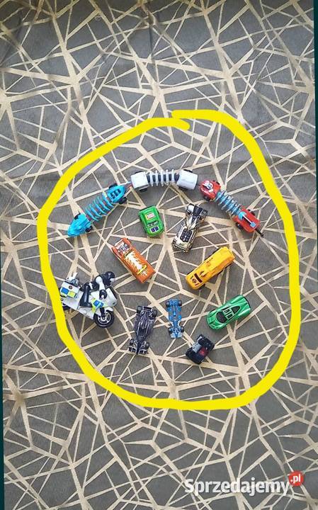 Pudło różne zabawki roboty klocki