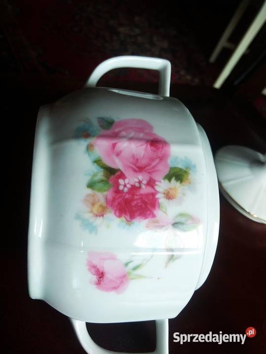 Cukiernica z subtelnymi różami Na białej Gdańsk