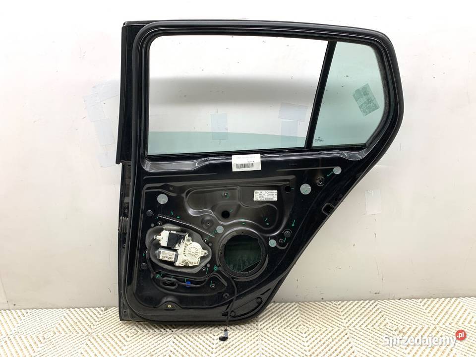DRZWI PRAWY TYŁ VW GOLF V Hatchback 0310 CZARNY