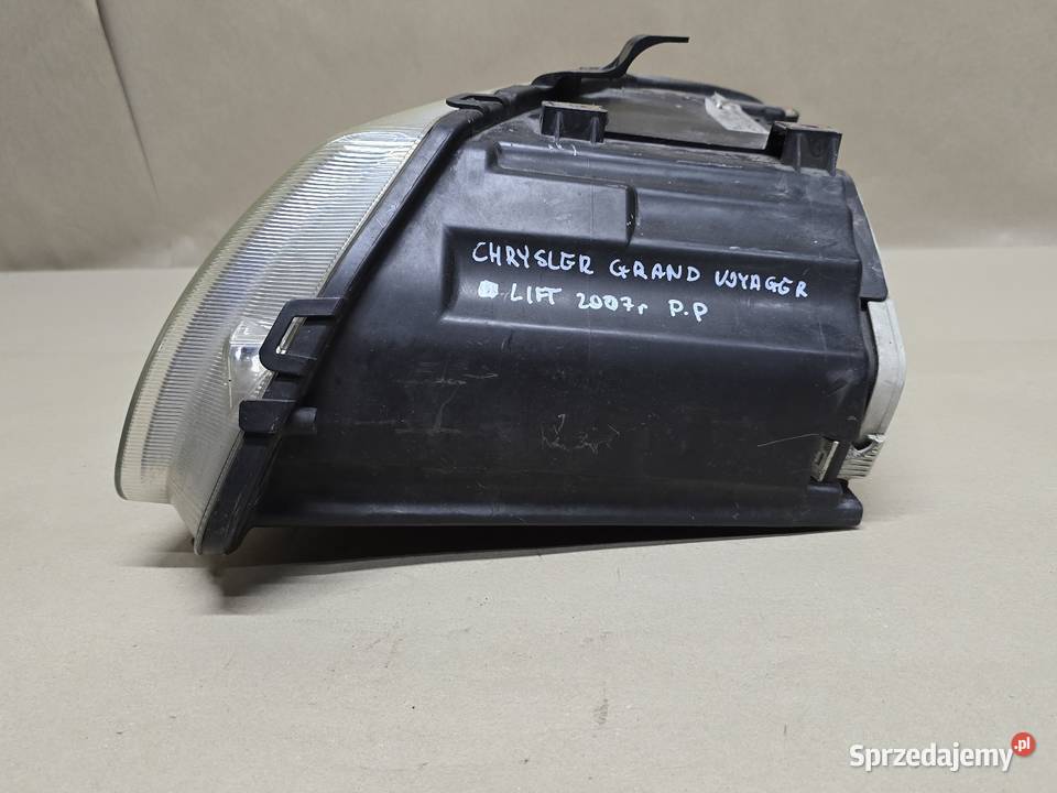 Lampa Prawy Przód CHRYSLER VOYAGER 33 IV LIFT