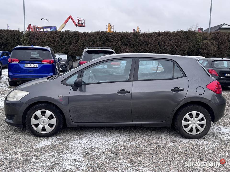 Toyota Auris nieuszkodzony Paniówki