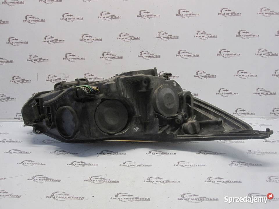 FORD FOCUS MK3 III lampa lewa przód BM5113W030DF