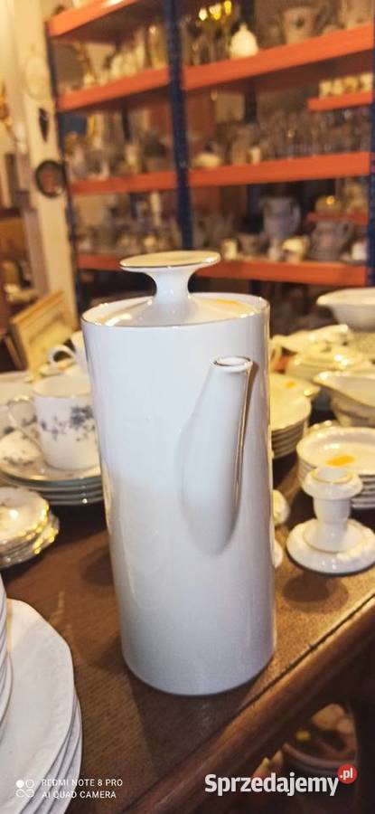 Biały porcelanowy dzbanek do kawy z linii Gdańsk