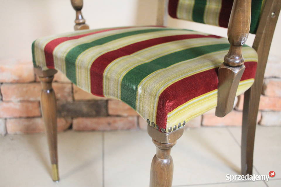 Stół jadalniasalon komplet krzeseł