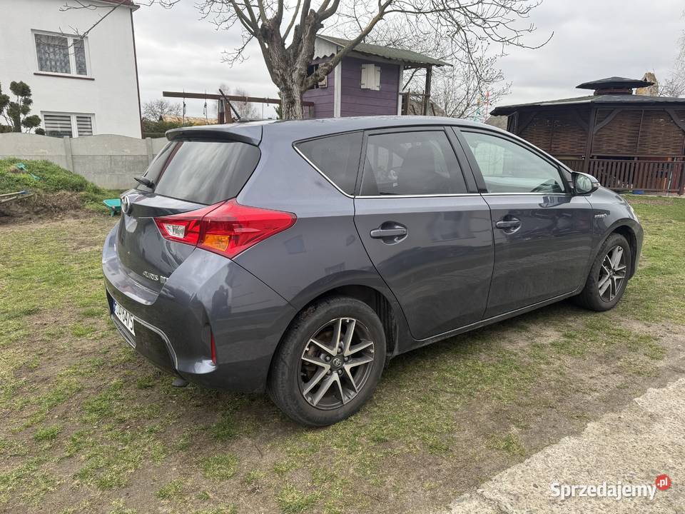 Toyota Auris 18 hybryda 2015r automatyczna Miękisz Nowy