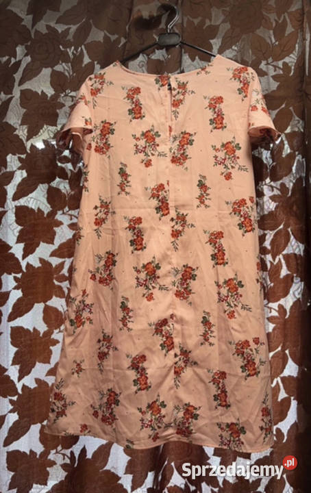 Różowa kwiatowa letnia sukienka mini Rozkloszowana