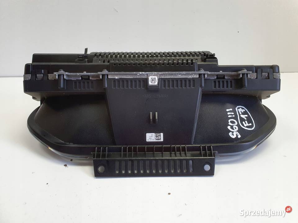 Volvo XC60 II 20 LICZNIK ZEGARY Ekran osobowe lubelskie Chełm sprzedam