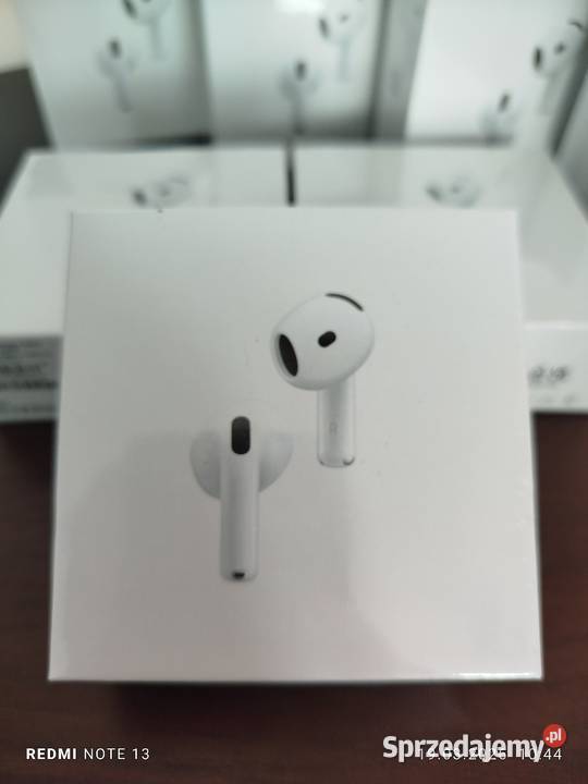 Słuchawki Apple Air Pods 4 Mokre