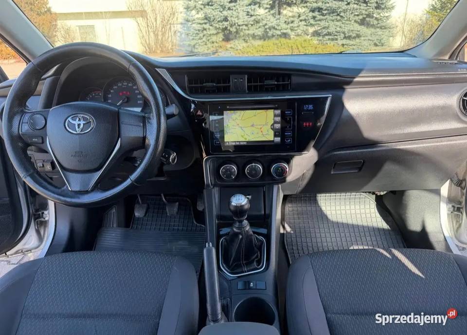 Toyota Corolla E18 LIFT benzyna zamiana Mosina