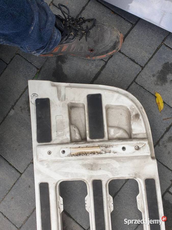 GRILL STOPIEŃ ŁAWKA ATRAPA SCANIA R XPI 1885932 Zielona Góra