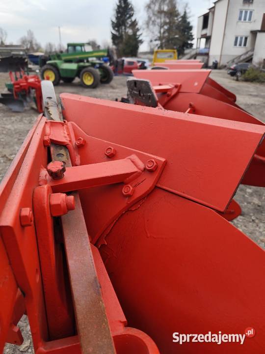 Pług obrotowy Gregoire Besson 5 skibowy