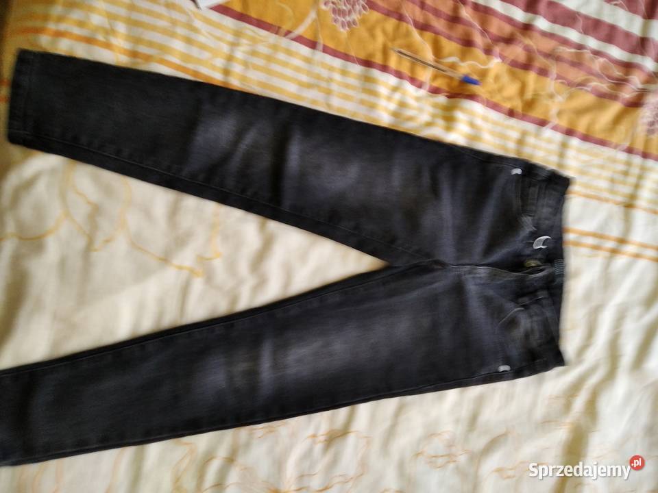 Spodnie i bluzy r 134 Dęblin