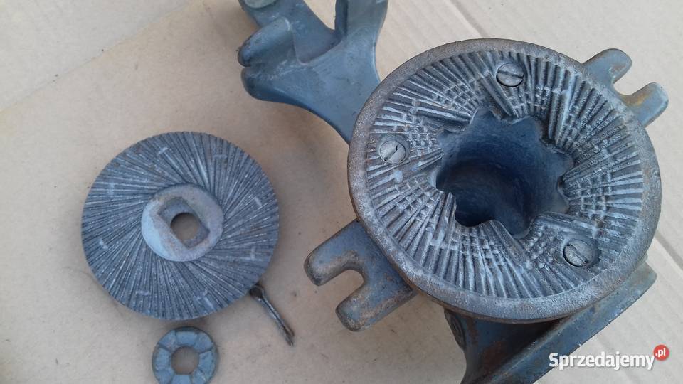 Młynek ręczny do mielenia np kukurydzy zboża Bytom