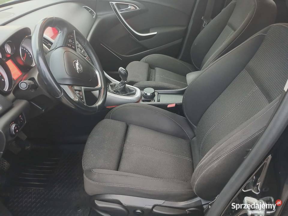 Opel Astra J COSMO 16 T 180 Grzane fotele Xenon nieuszkodzony