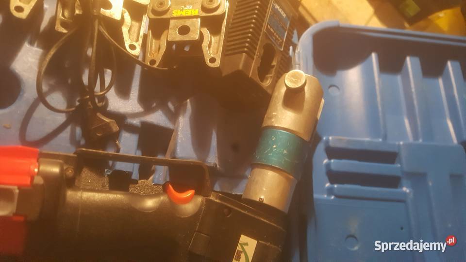 Zaciskarka do rur UPONOR