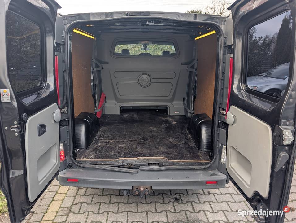 Opel Vivaro 20 TDCi 2014 r 2000cm3 Góra Kalwaria