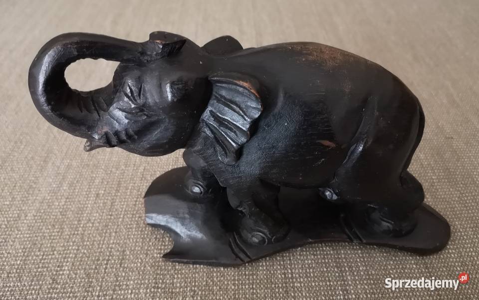 Stara rzeźbiona w drewnie kolonialna figurka Katowice